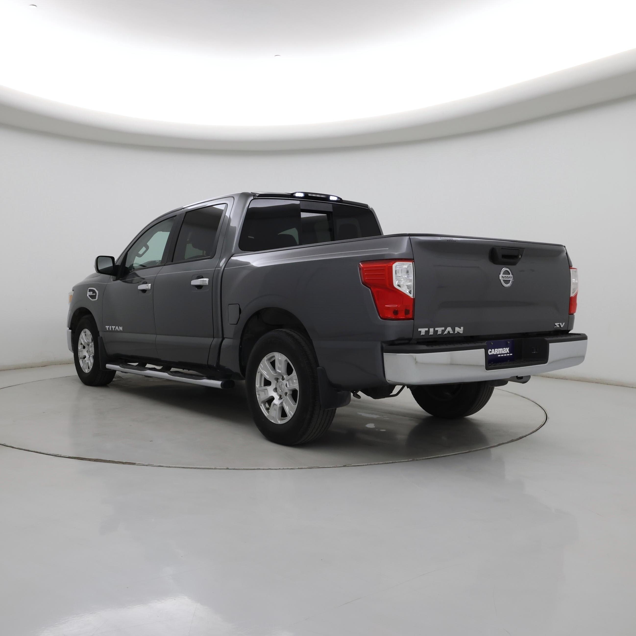 Thumbnail: 2017 Nissan Titan - 2