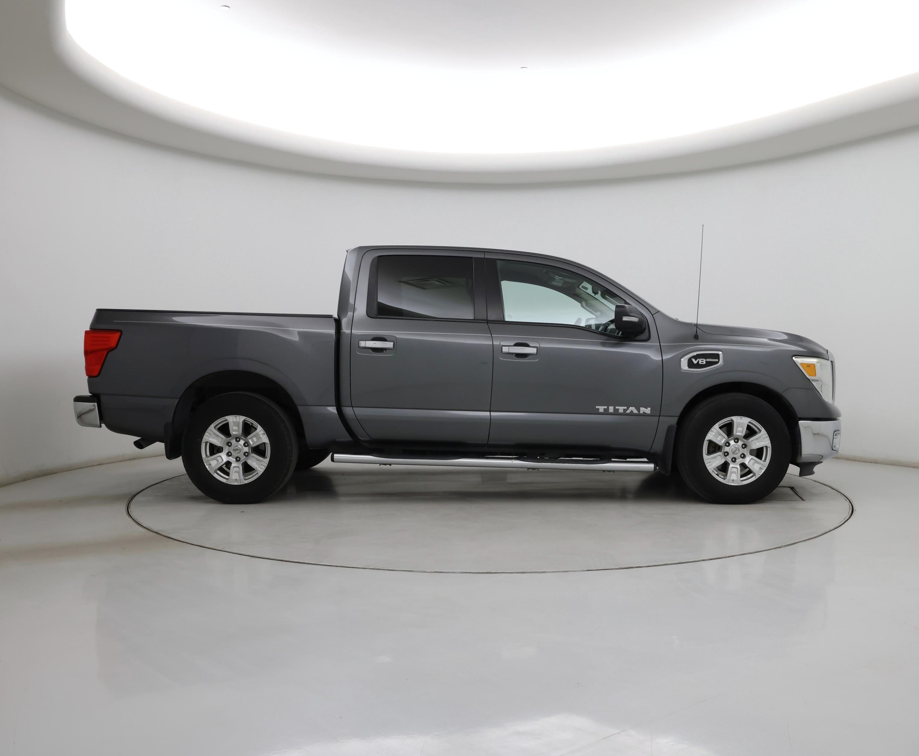 Thumbnail: 2017 Nissan Titan - 7