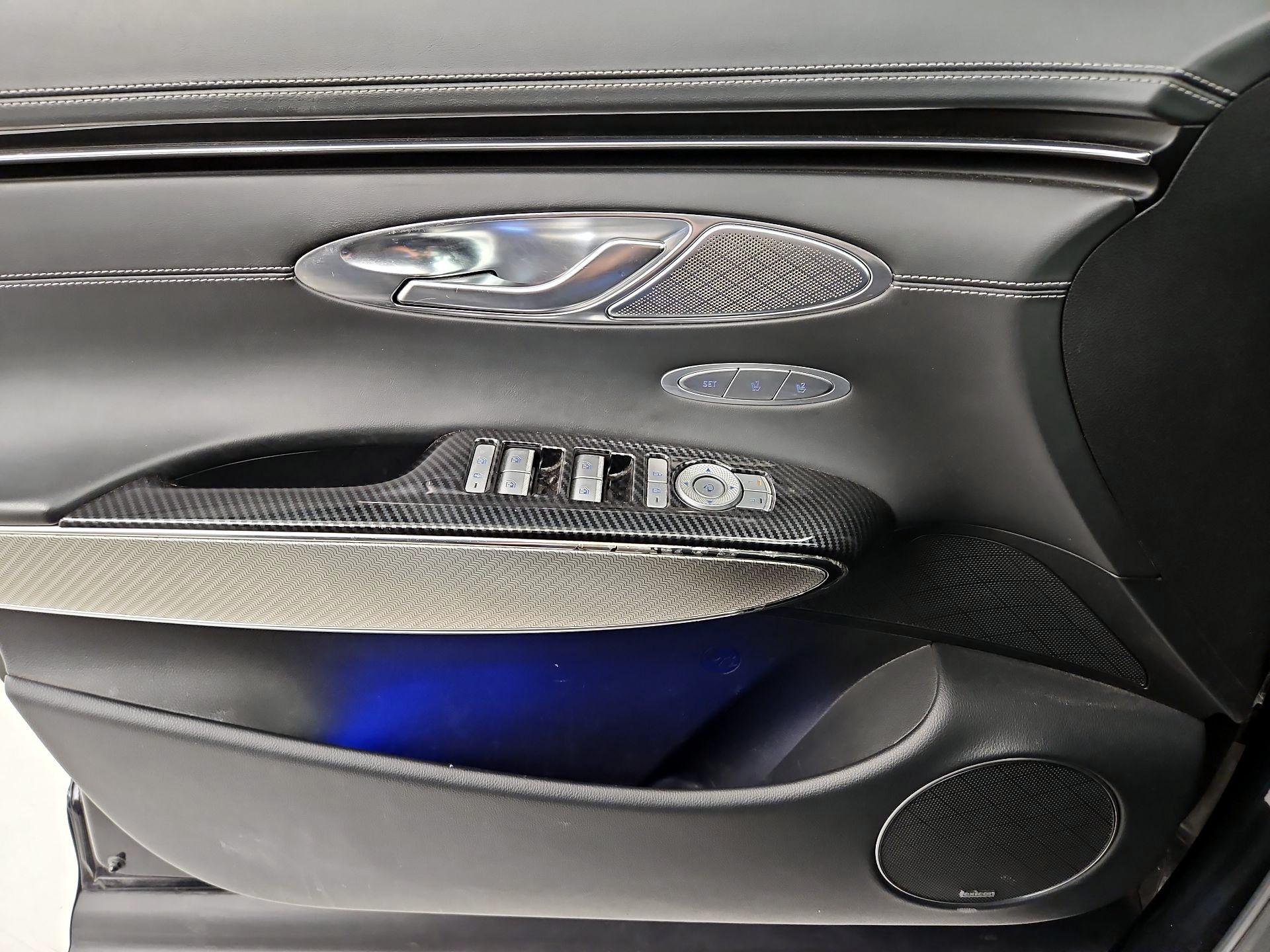 Thumbnail: 2022 Genesis GV70 - 12