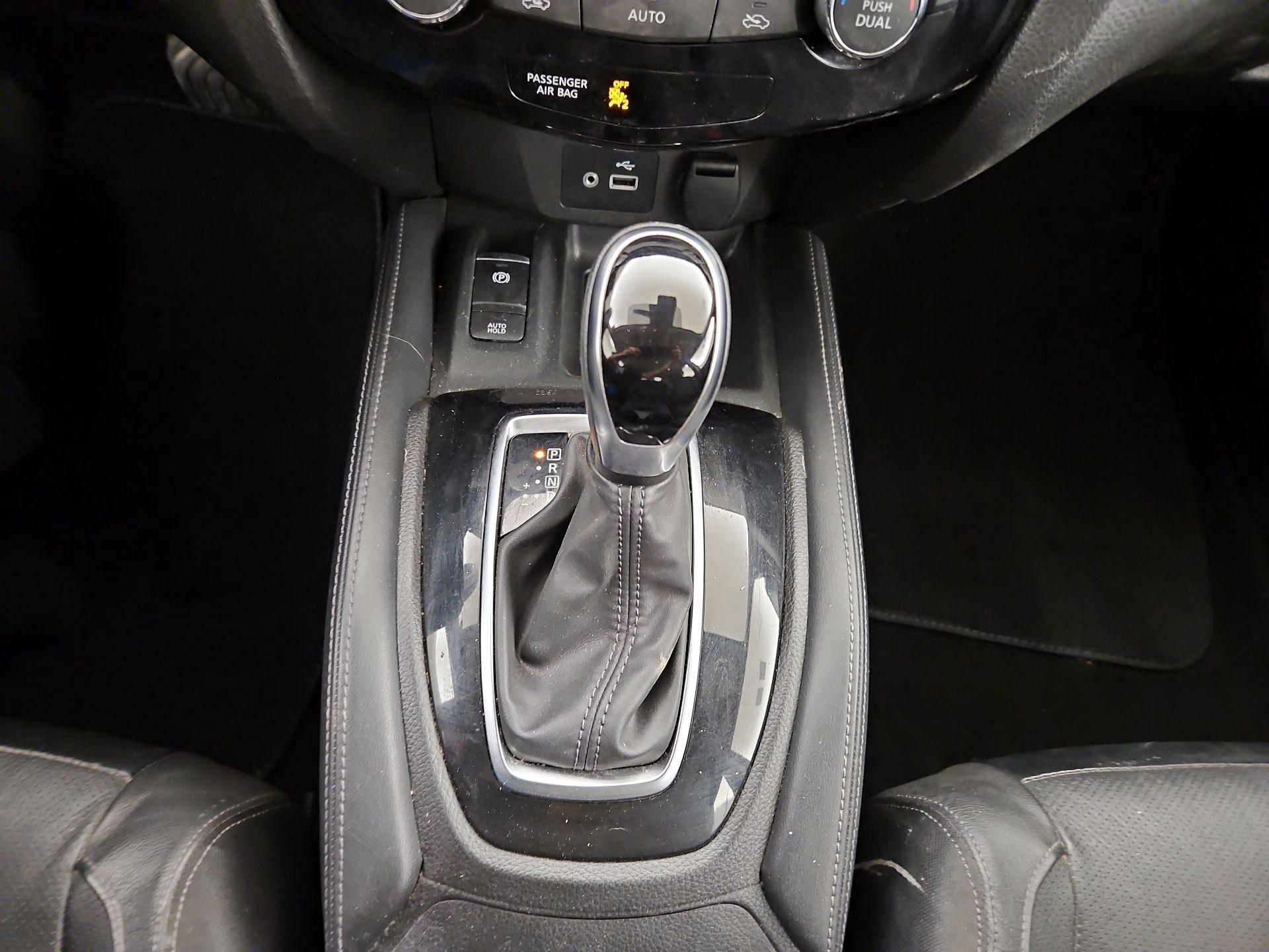 Thumbnail: 2019 Nissan Rogue Sport - 17