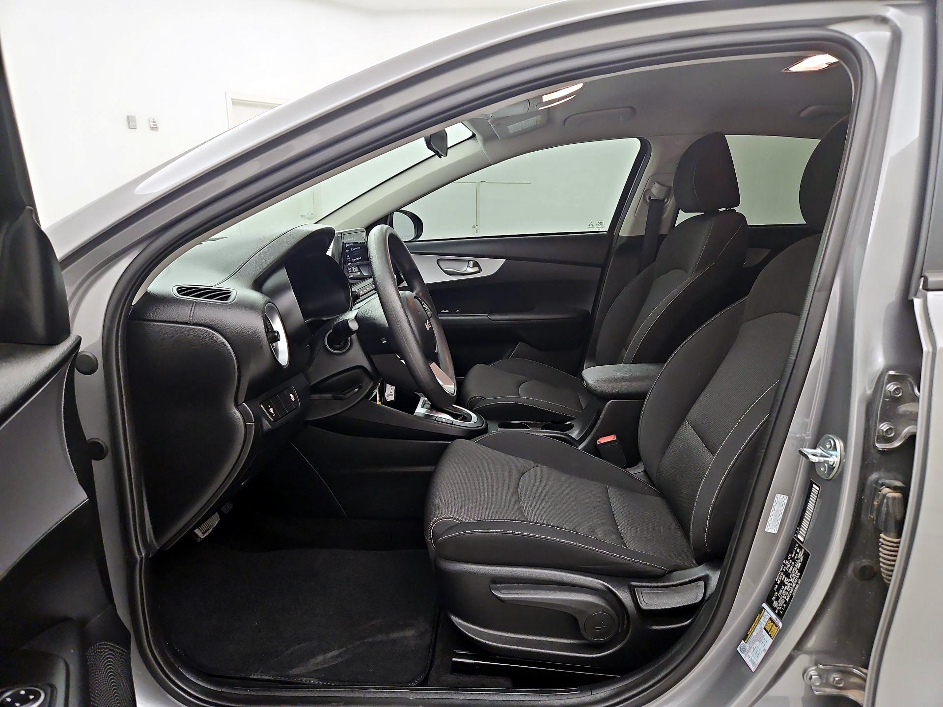 Thumbnail: 2024 Kia Forte - 9
