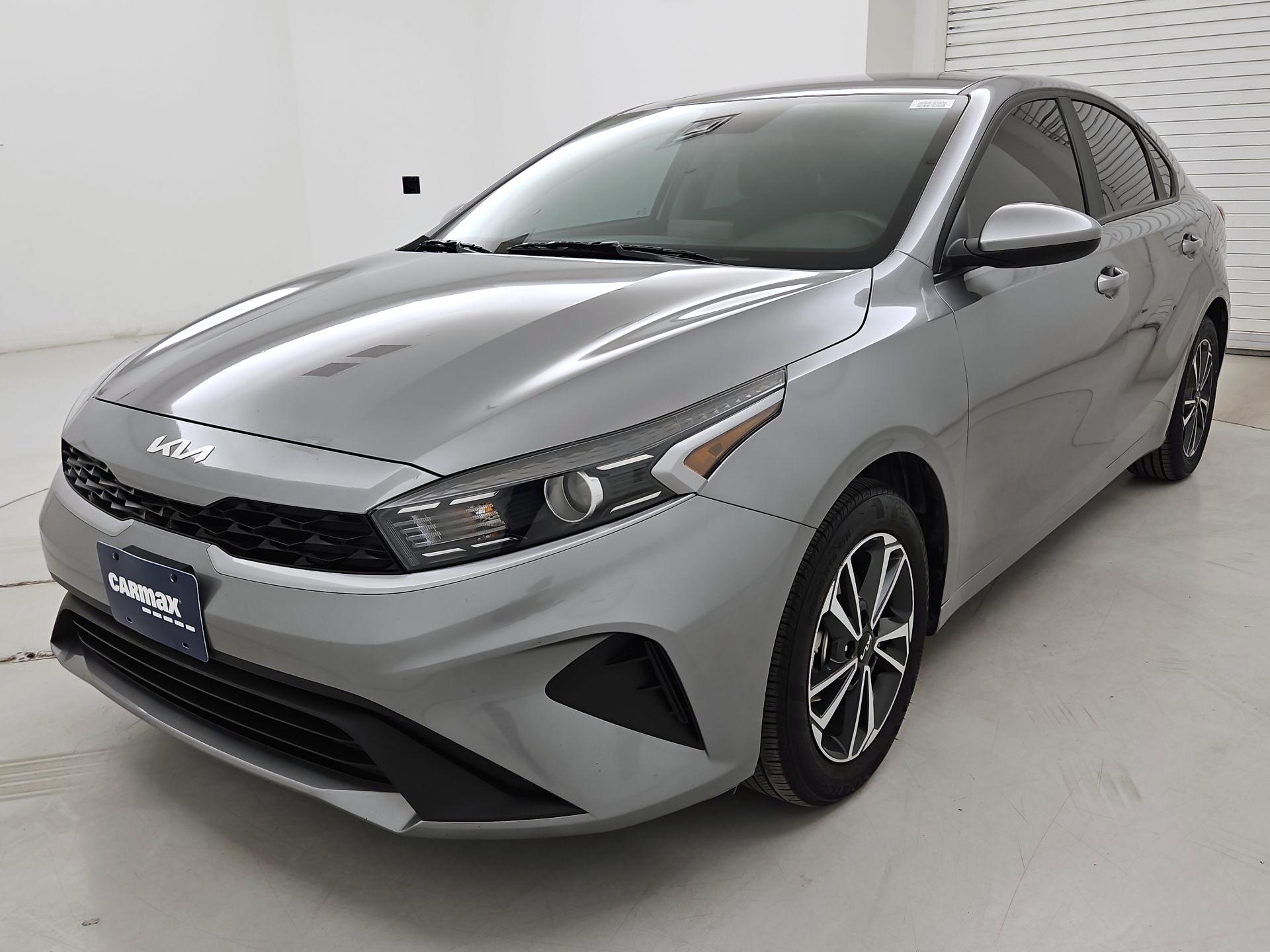 Thumbnail: 2024 Kia Forte - 3