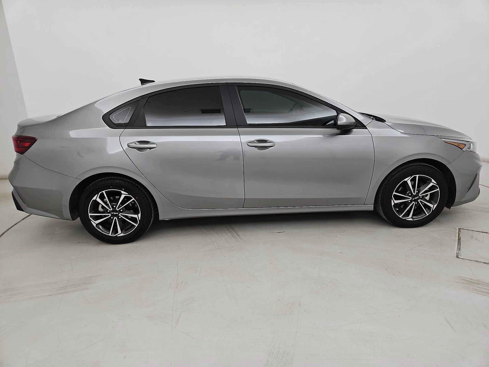 Thumbnail: 2024 Kia Forte - 4