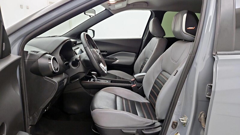 2021 Nissan Kicks SR 11