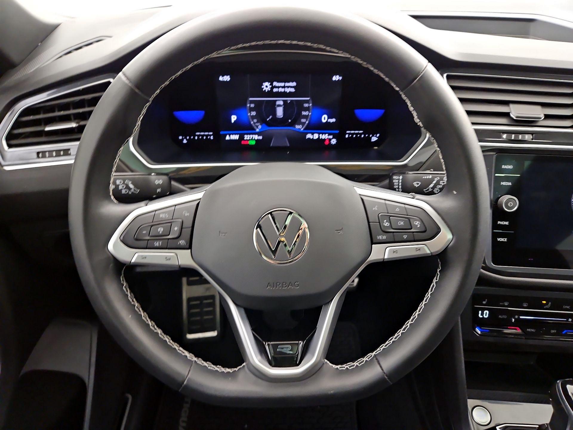 Thumbnail: 2023 Volkswagen Tiguan - 10