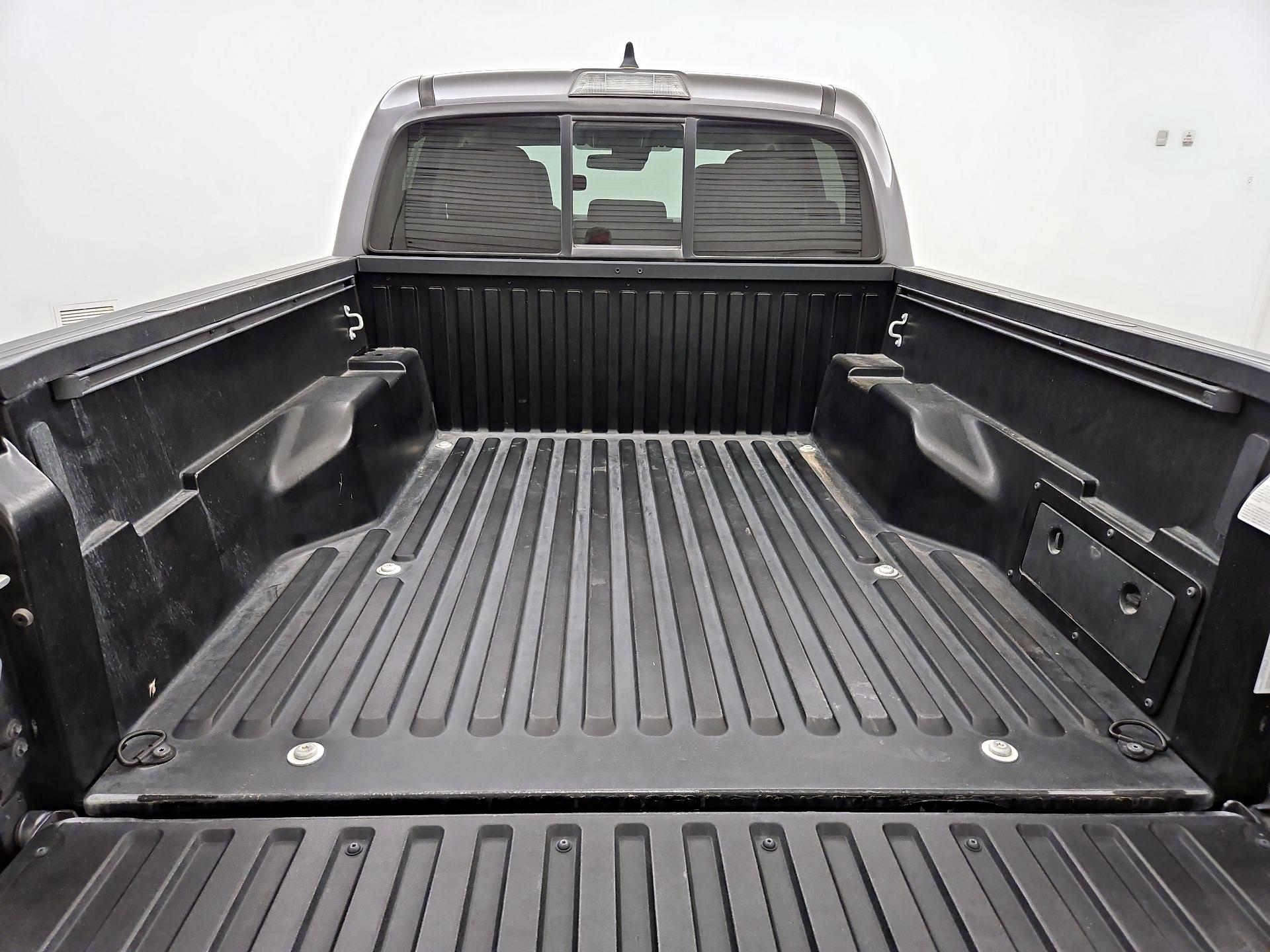 Thumbnail: 2021 Toyota Tacoma - 20
