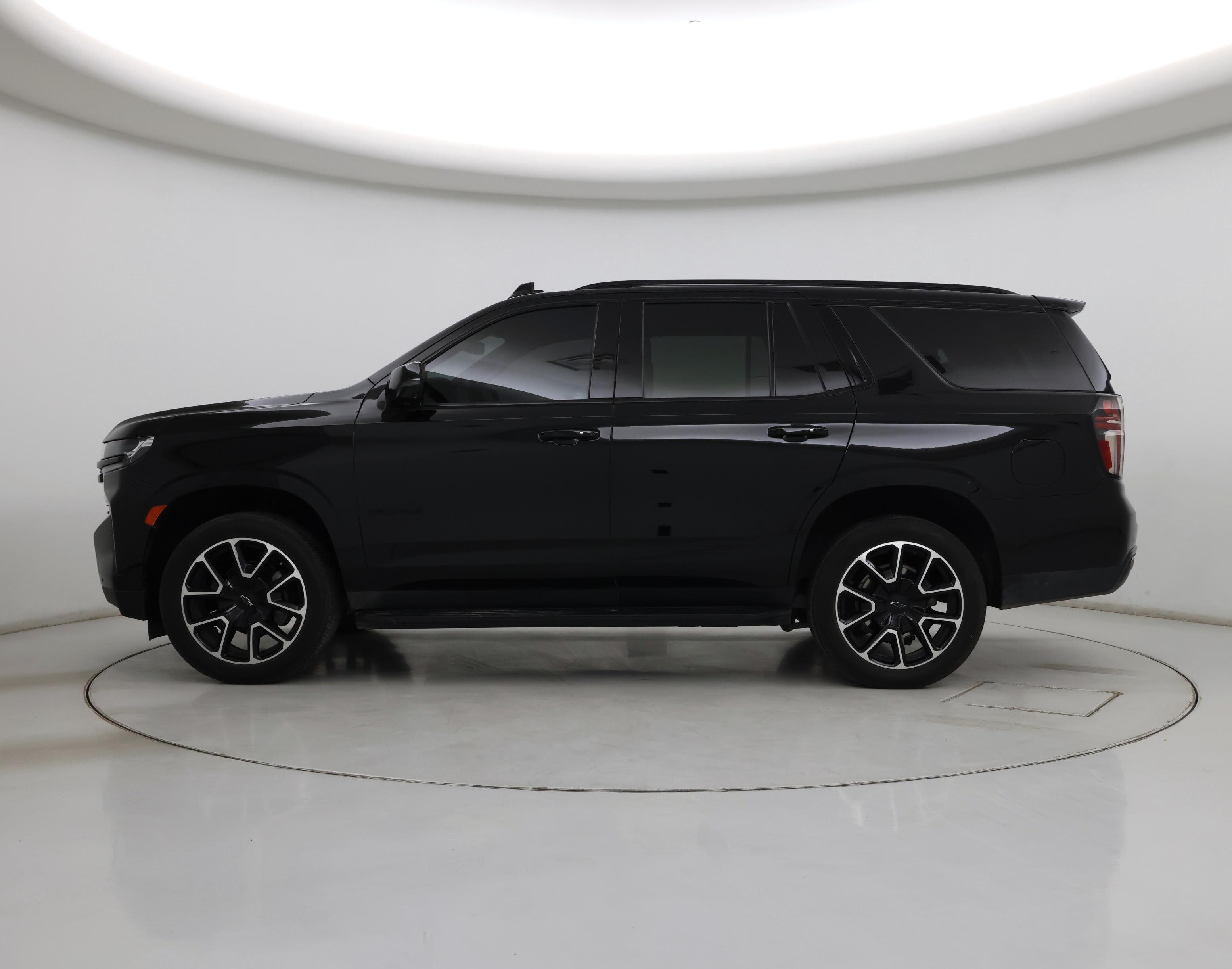 Thumbnail: 2023 Chevrolet Tahoe - 3