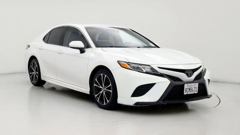 2018 Toyota Camry SE Hero Image