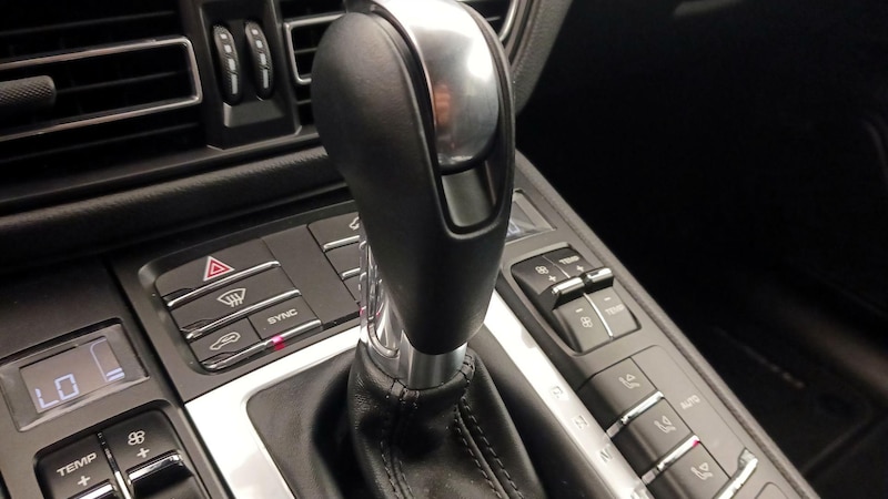 2021 Porsche Macan  18
