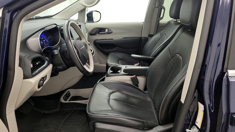 2019 Chrysler Pacifica Limited 11