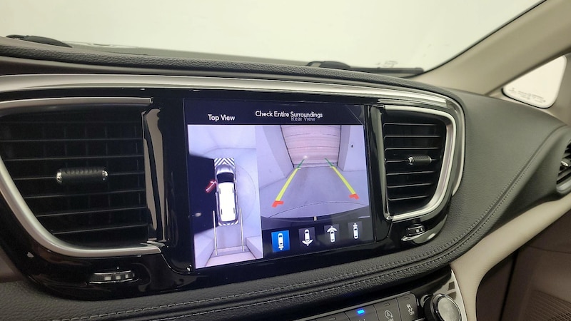 2019 Chrysler Pacifica Limited 15