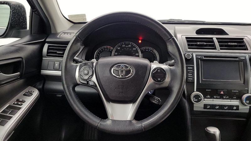 2014 Toyota Camry SE 10