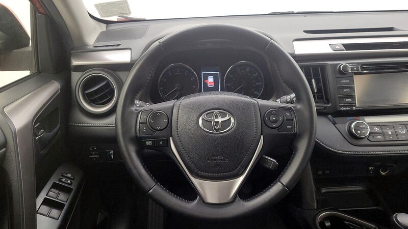 2016 Toyota RAV4 XLE 10