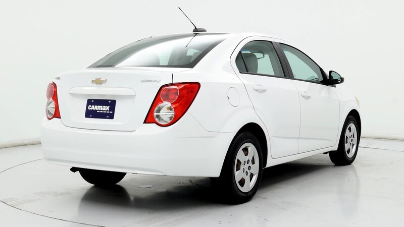 2016 Chevrolet Sonic LS 8