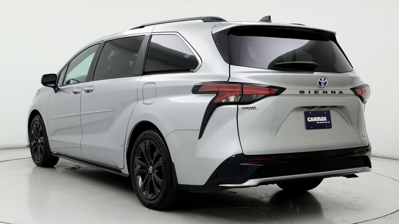 2023 Toyota Sienna XSE 2