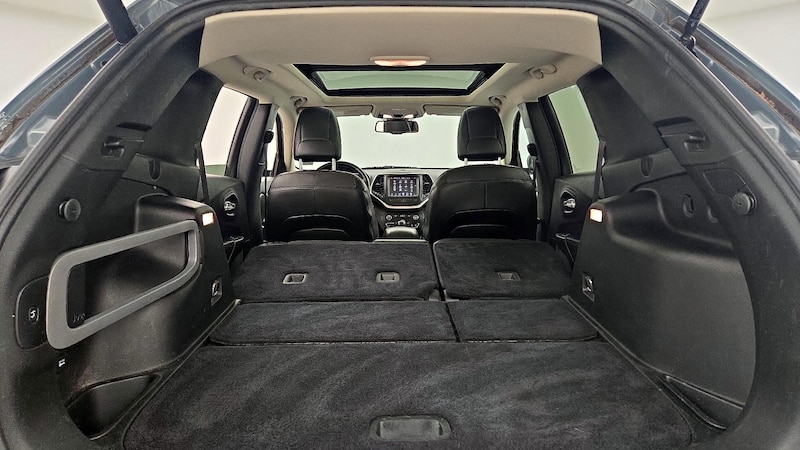 2015 Jeep Cherokee Trailhawk 23