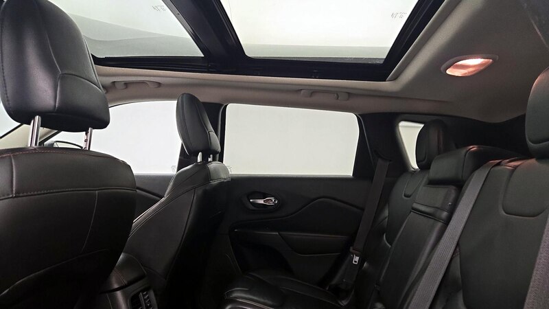 2015 Jeep Cherokee Trailhawk 25