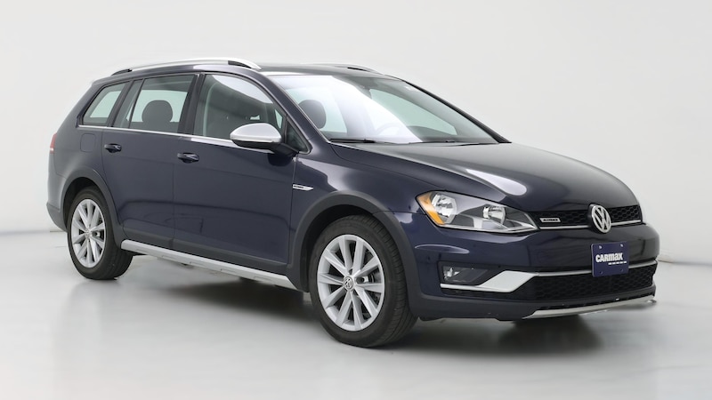 2017 Volkswagen Golf Alltrack SE Hero Image