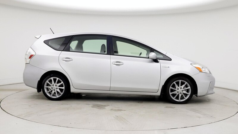 2014 Toyota Prius v Five 7