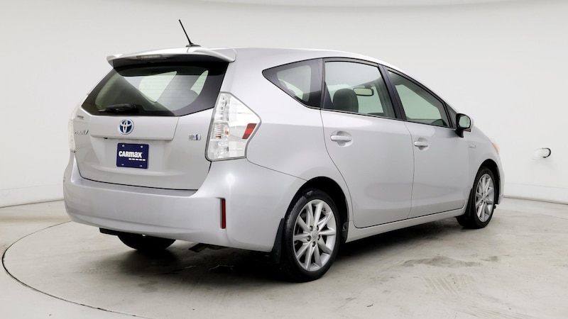 2014 Toyota Prius v Five 8