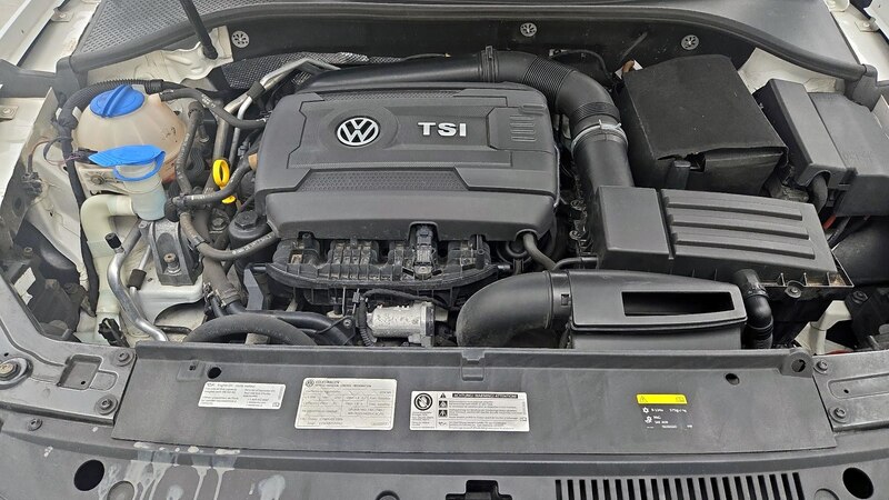 2014 Volkswagen Passat Wolfsburg Edition 21