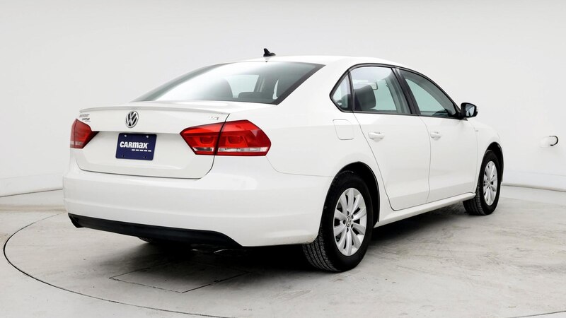 2014 Volkswagen Passat Wolfsburg Edition 8