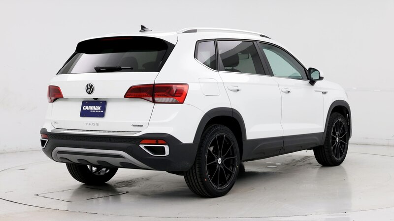 2024 Volkswagen Taos SEL 8