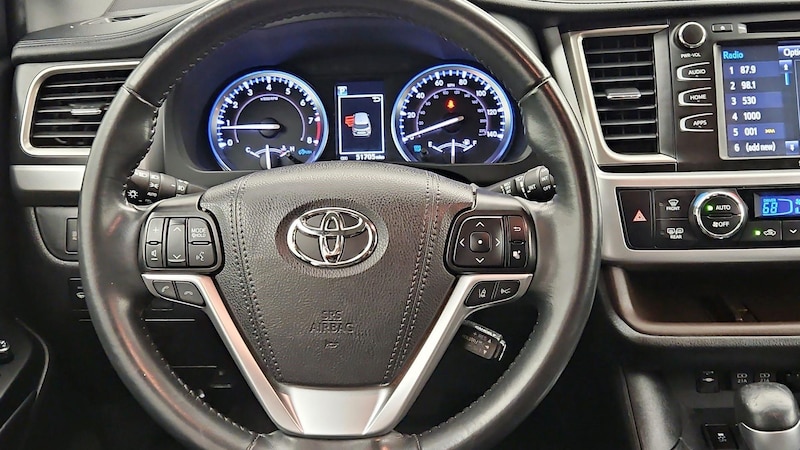 2019 Toyota Highlander XLE 10