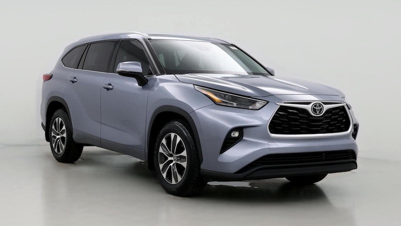 2022 Toyota Highlander XLE Hero Image