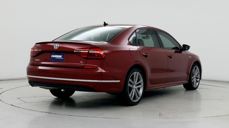 2018 Volkswagen Passat R-Line 8