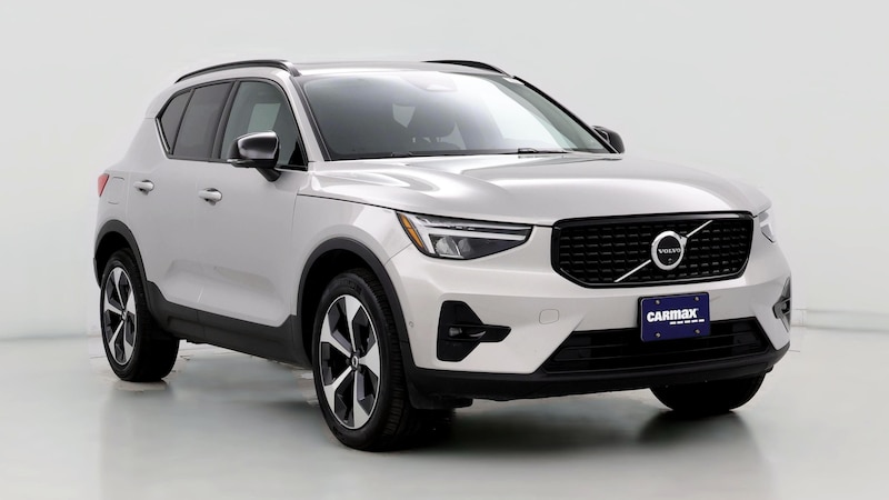 2024 Volvo XC40 B5 Plus Hero Image