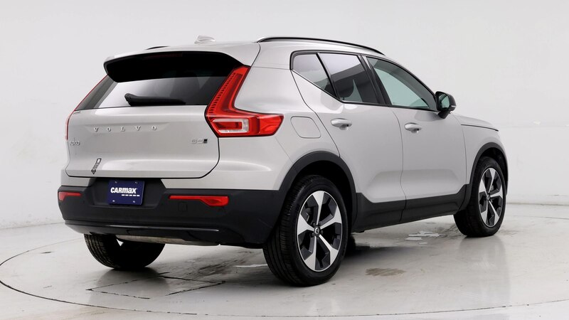 2024 Volvo XC40 B5 Plus 8