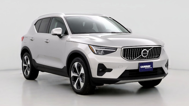 2024 Volvo XC40 B5 Plus Hero Image