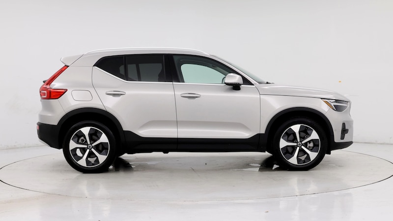 2024 Volvo XC40 B5 Plus 7