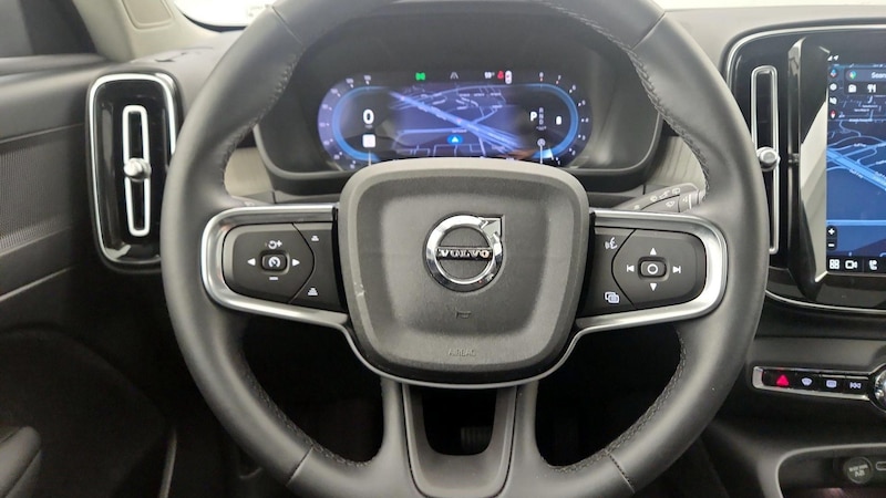 2024 Volvo XC40 B5 Plus 10