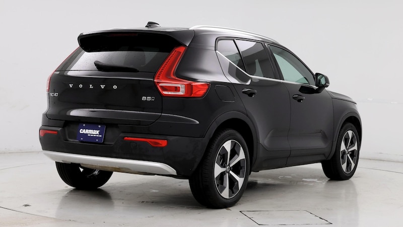 2024 Volvo XC40 B5 Plus 8