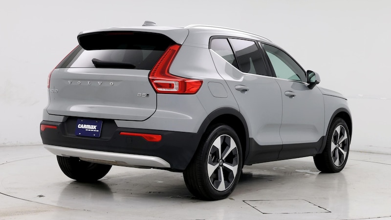 2024 Volvo XC40 B5 Plus 8