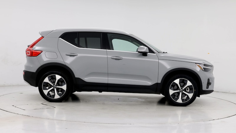 2024 Volvo XC40 B5 Plus 7