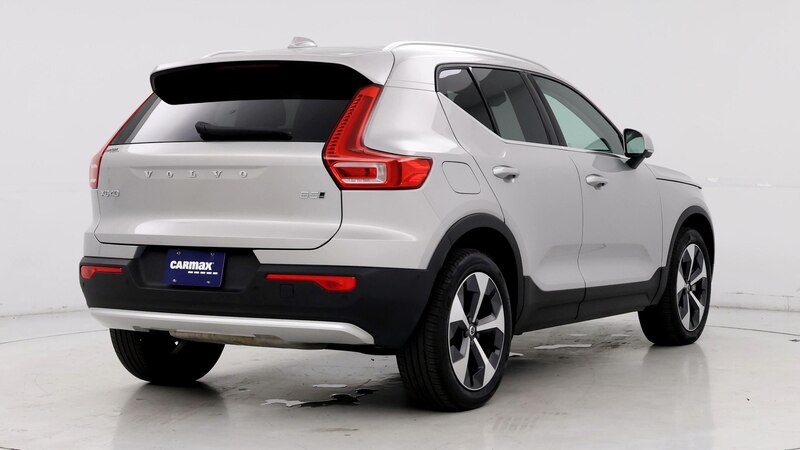 2024 Volvo XC40 B5 Plus 8