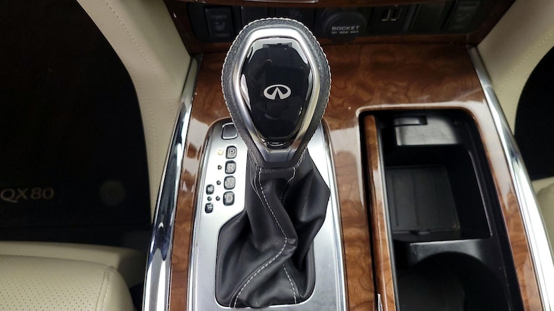 2019 INFINITI QX80 Luxe 18