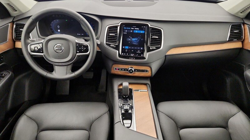 2024 Volvo XC90 B5 Plus 9