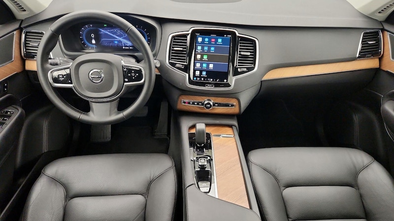 2024 Volvo XC90 B5 Plus 9