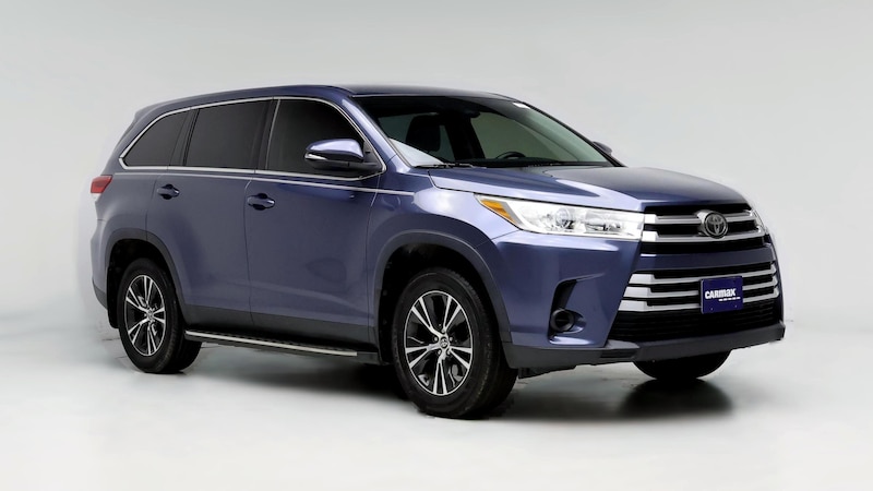 2019 Toyota Highlander LE Hero Image