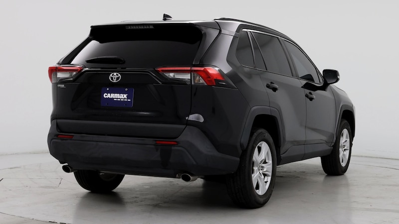 2021 Toyota RAV4 XLE 8