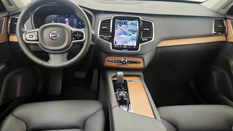 2024 Volvo XC90 B5 Plus 9