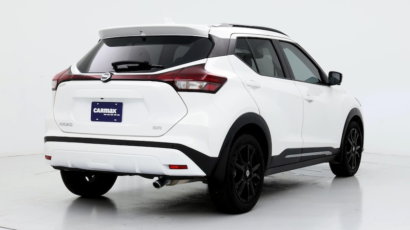 2021 Nissan Kicks SR 8