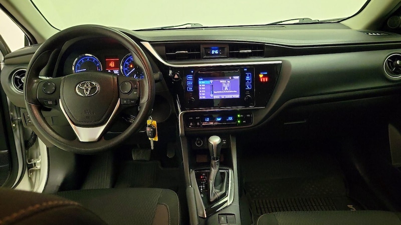 2018 Toyota Corolla LE 9