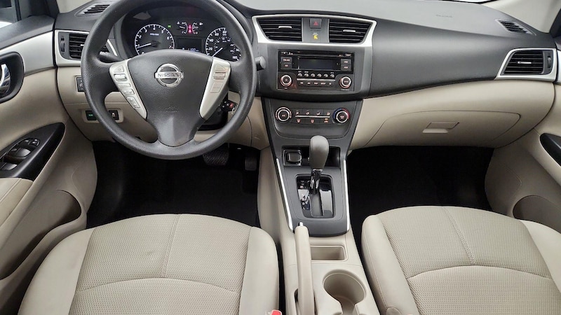 2016 Nissan Sentra S 9