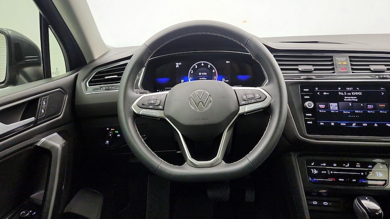 2023 Volkswagen Tiguan SE 10