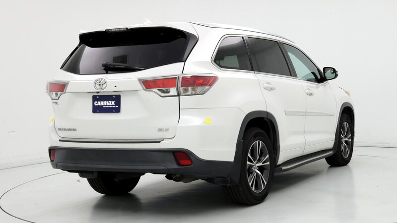 2016 Toyota Highlander XLE 8